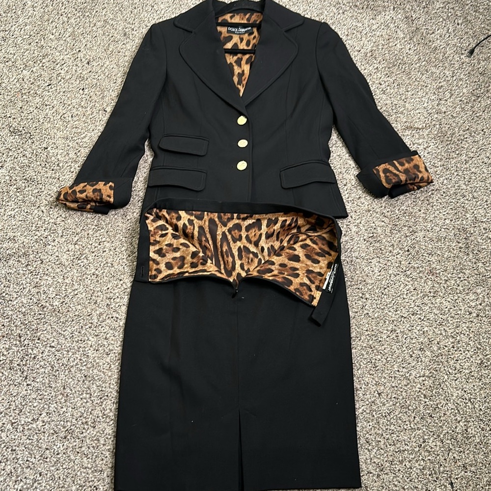 DOLCE &GABBANA  blazer skirt suit size 40-xS black gold button luxury classic - Picture 16 of 16